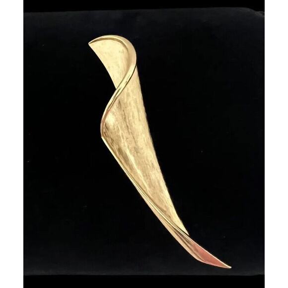 Unique Vintage 1950s Designer Signed CROWN TRIFARI Brush & Gold Tone Brooch Pin - Picture 1 of 5